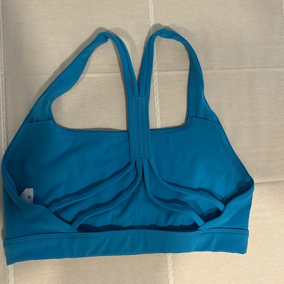 Alphalete Blue Racerback Sports Bra - Picture 4 of 4